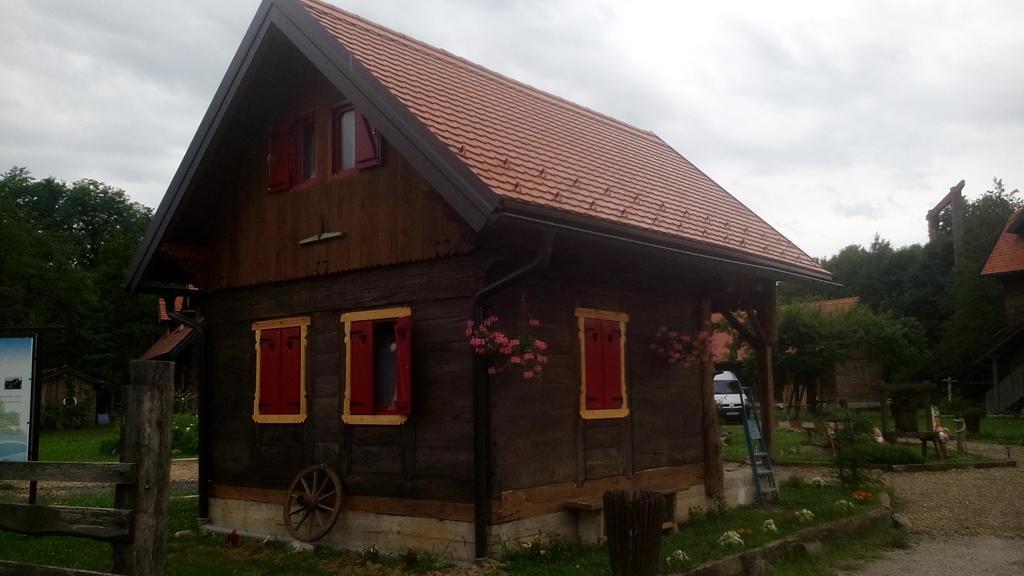 Rooms Ma La Karlovac Bagian luar foto